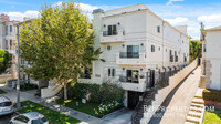 Building Photo - 1529 1/2 S Beverly Dr-4