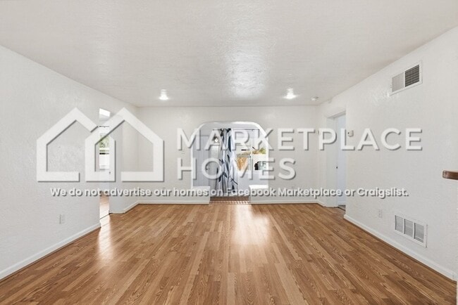 Building Photo - 1610 Jay St