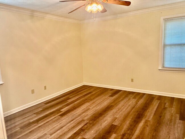 Building Photo - RAL108/110-CD