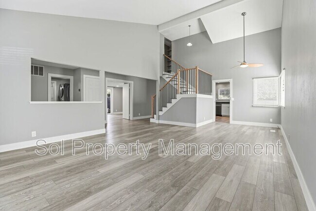 Building Photo - 15120 Venetian Way