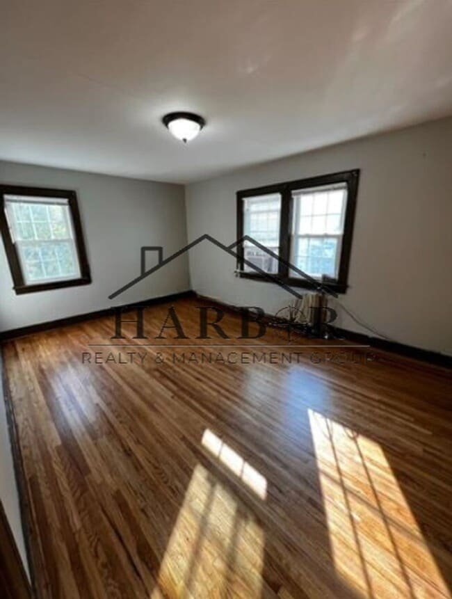 Building Photo - 1st Avenue SW Duplex