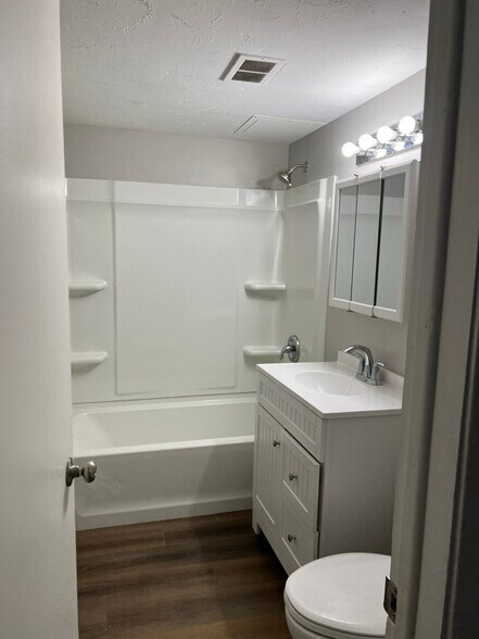 Building Photo - 4440 N 61st St