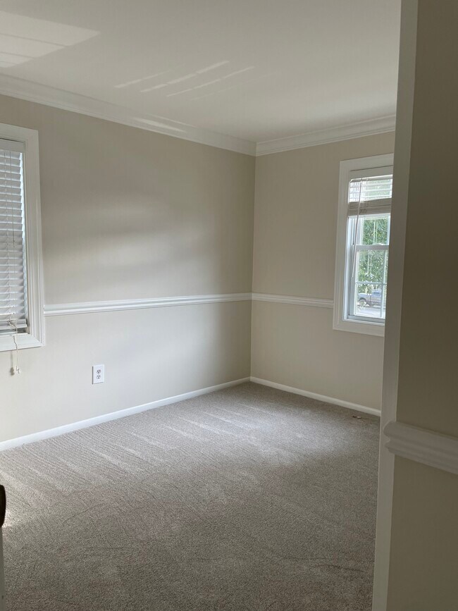 Building Photo - 1761 Aberdeen Cir