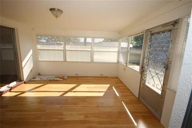 Building Photo - 1429 Seabreeze St