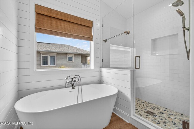 Building Photo - 1766 Beach Ave