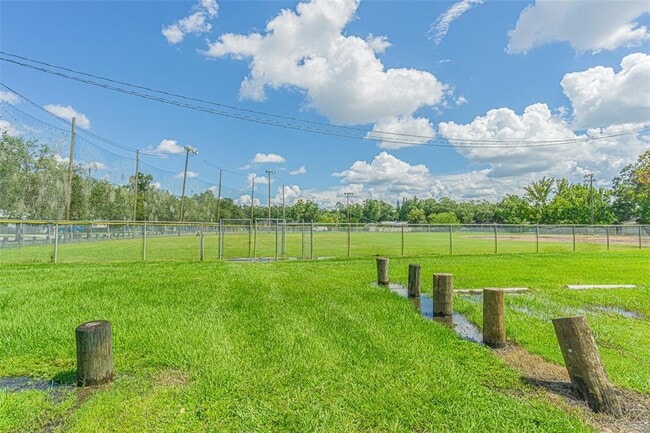 Building Photo - 701 W Henry Ave