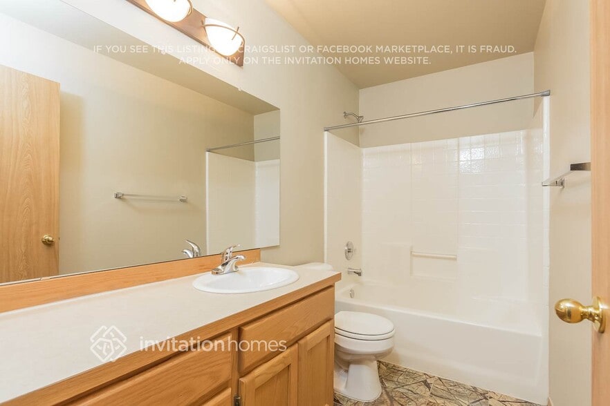 Building Photo - 7400 46th Pl NE