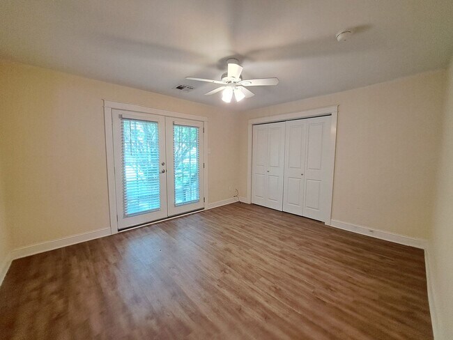 Building Photo - 9540 Stroelitz St