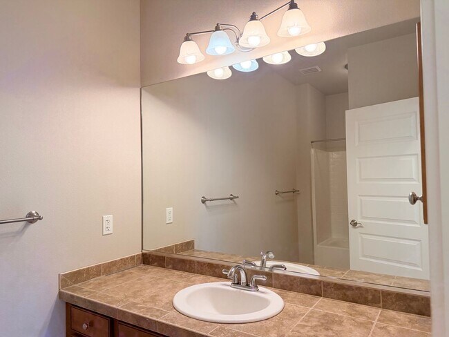 Building Photo - 3047 Ridge View Pl