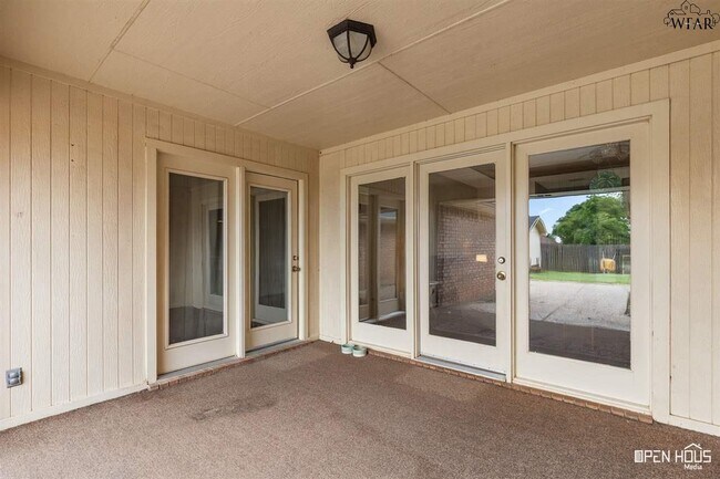 Building Photo - 1510 Bentwood Dr