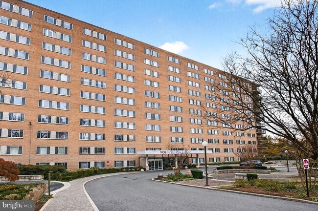 Building Photo - 1900 Lyttonsville Rd