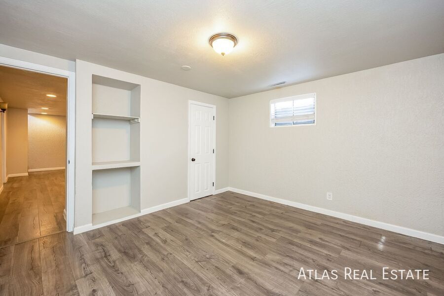 Building Photo - 2311 Sonoma Dr