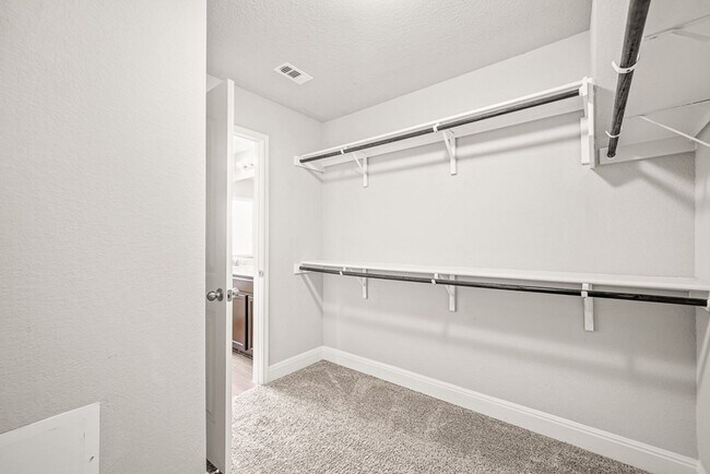 Building Photo - 13154 Beals Cir