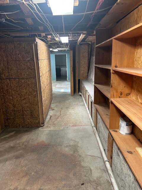 Building Photo - 345 State St