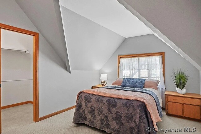 Building Photo - Charming Three Bedroom Home!