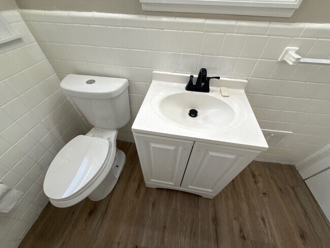 Building Photo - Freshly Renovated 3-Bedroom Home – Quality...