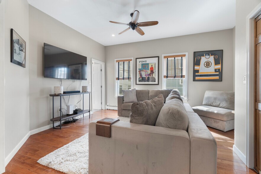 Building Photo - 764 E 3rd St