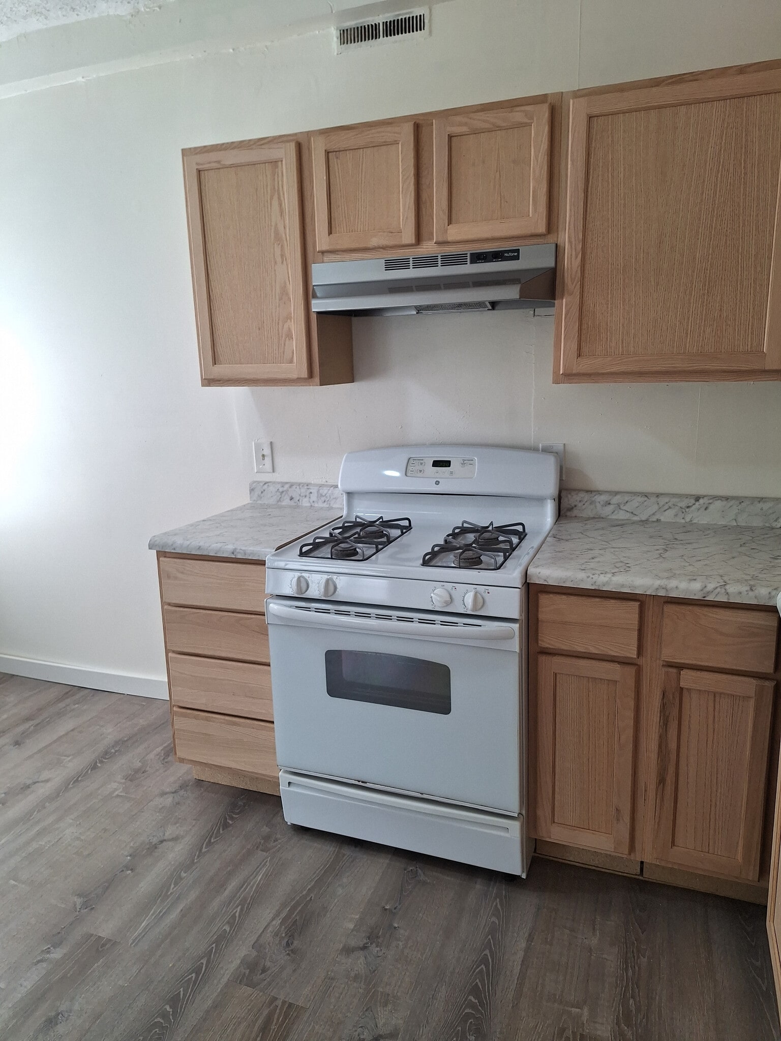 Kitchen - 1220 Louisiana St
