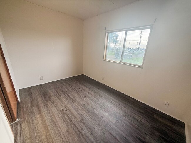 Building Photo - Cozy 2 Bed, 2 Bath Manufactured Home