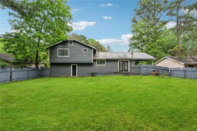 Building Photo - 9176 Greenwood Dr