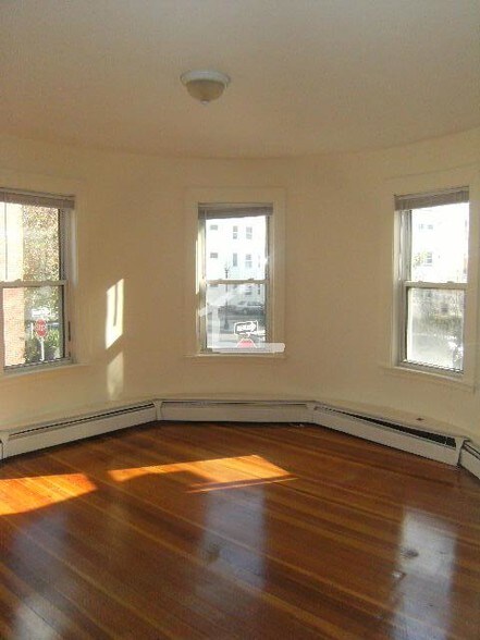 Building Photo - 505 Washington St