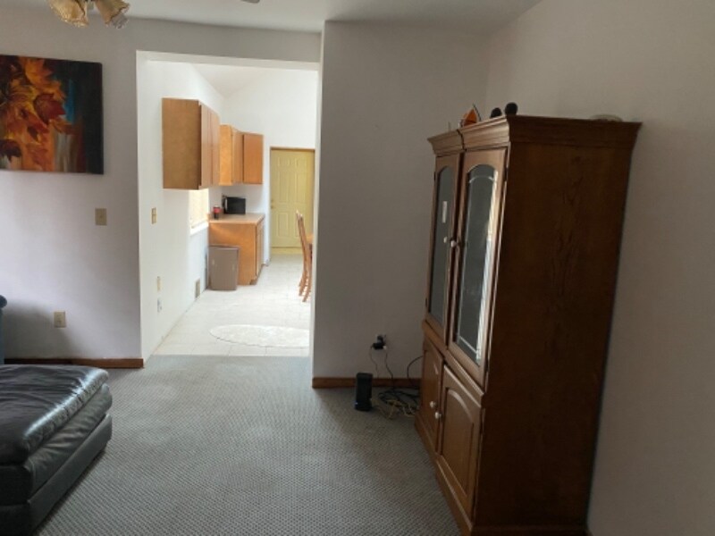 Building Photo - 49 Rogge St