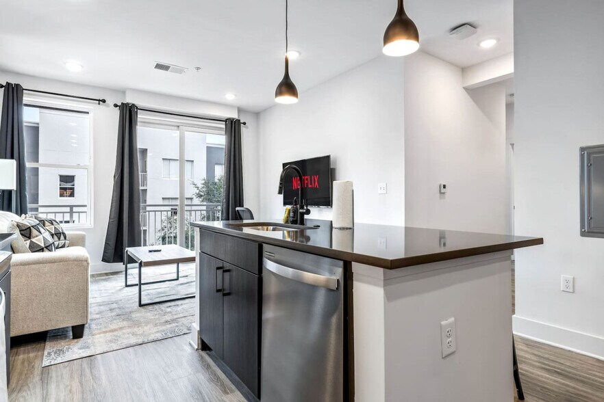 Building Photo - 617 N 12th St