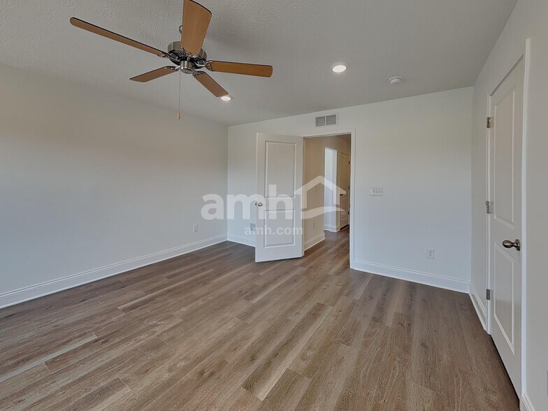 Building Photo - 9085 Henley Ave