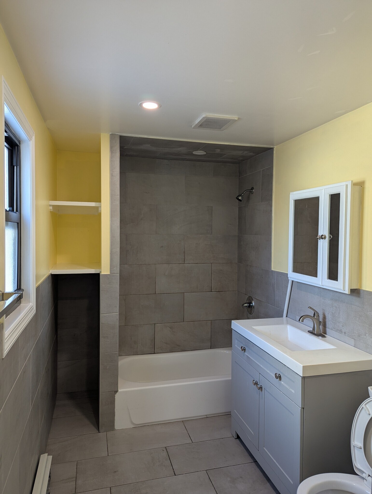 Building Photo - 135 Montgomery Ave