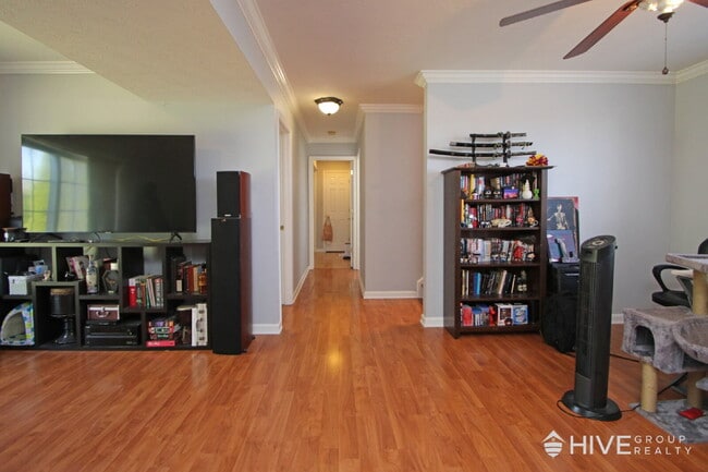 Building Photo - Single-Family Home in Thomas Harrison Midd...