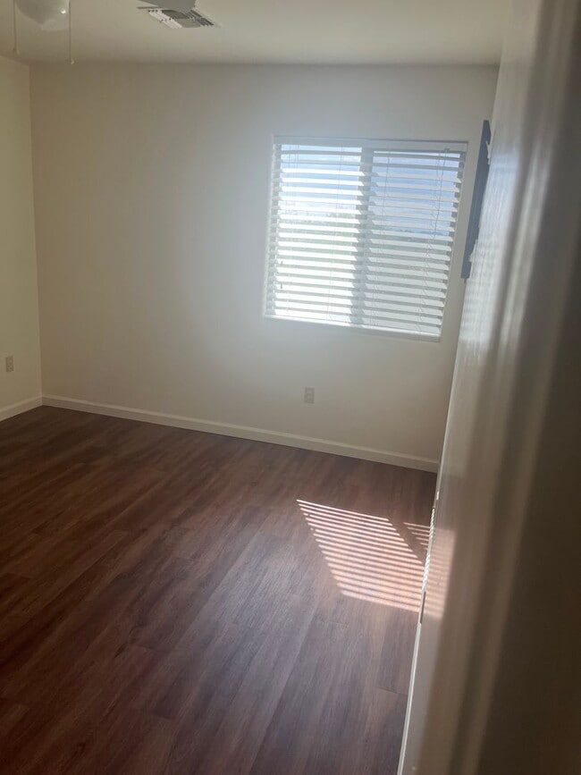 Building Photo - 8342 S Hunnic Dr