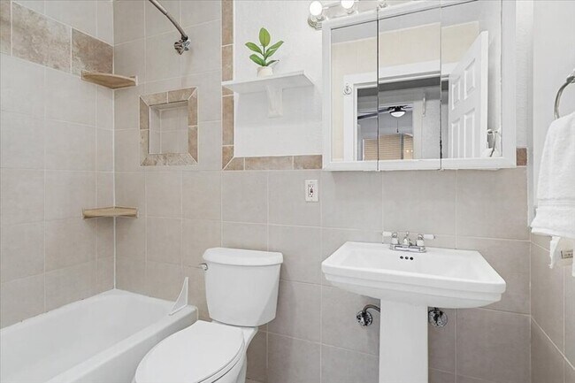 Building Photo - 817 Sirocco Dr