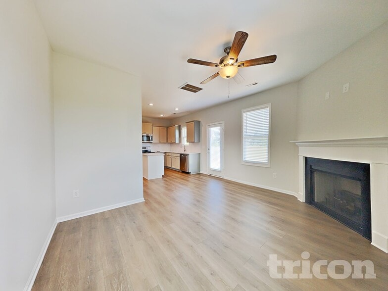 Building Photo - 176 Olde Pl