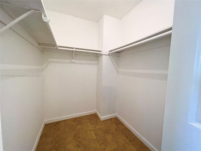Building Photo - 230 174th St