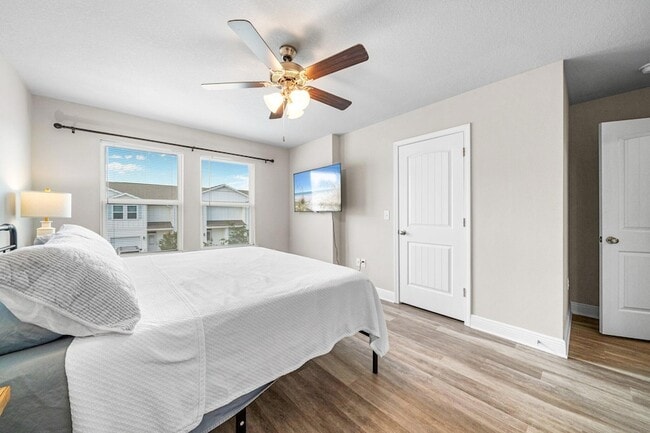 Building Photo - 64 Crossing Ln