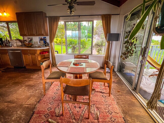 Building Photo - 628 Mililani Pl