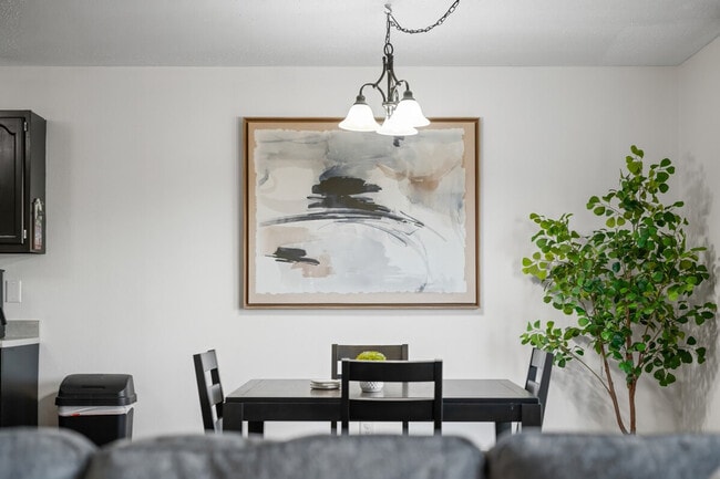 Building Photo - 2386 Meadow Bend Dr