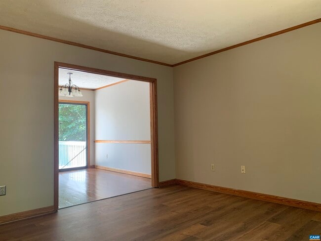 Building Photo - 103 Cloverhill Ct
