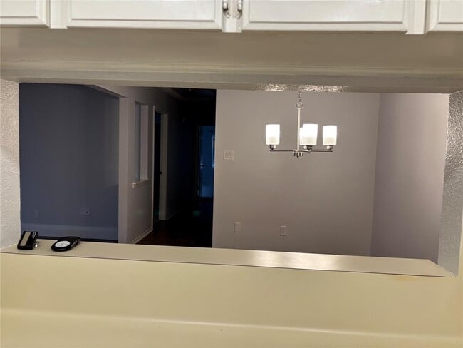 Building Photo - 8111 Baywood Dr