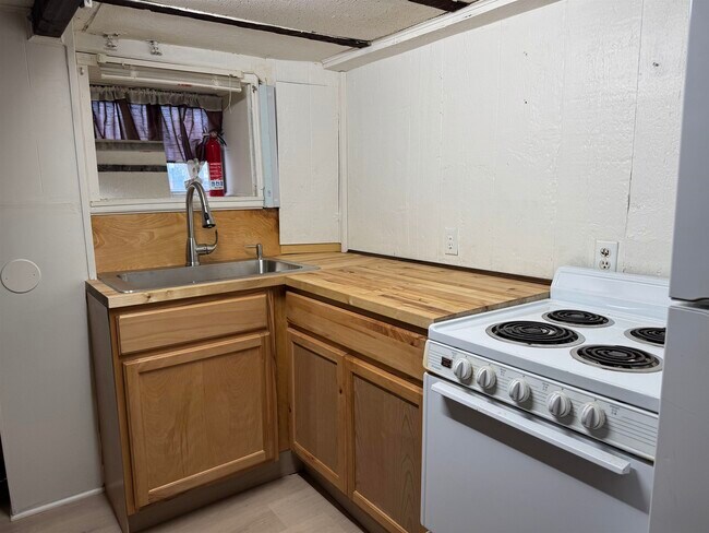 Building Photo - 9 Beaver Ave