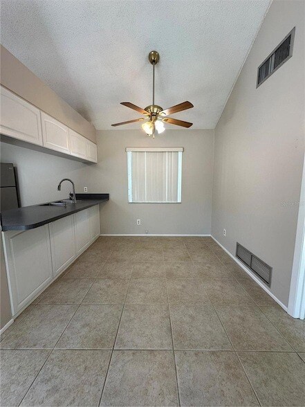 Building Photo - 5053 N Beach Rd