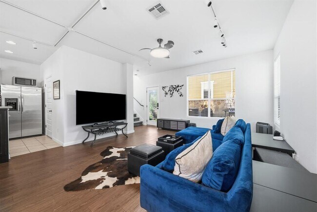 Building Photo - 1817 Carlson Dr