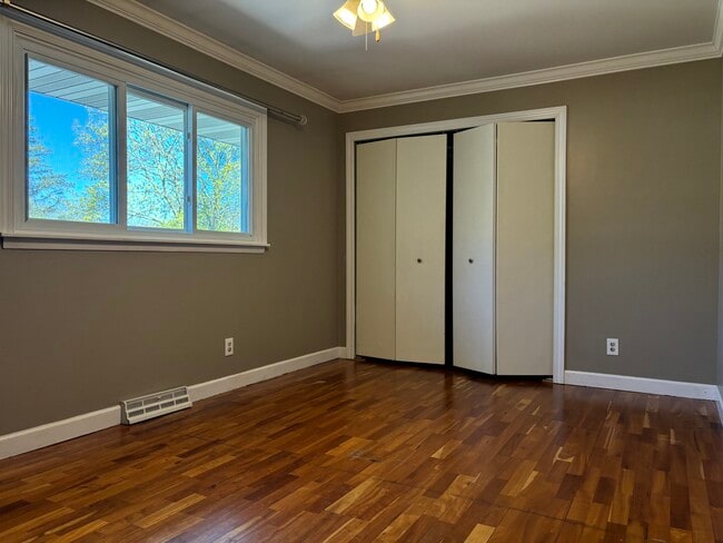 Building Photo - 2421 White Oak Trail