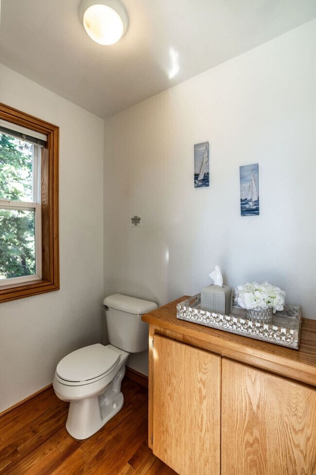 Building Photo - 3228 E Fernan Terrace Dr
