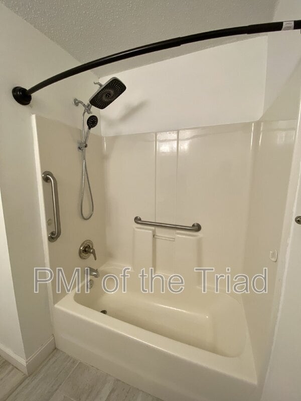 Building Photo - 202 Kinnley Ct