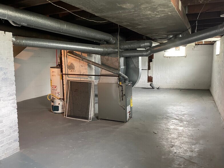 Basement Storage with Laundry Hook-ups - 702 Kahkwa Blvd
