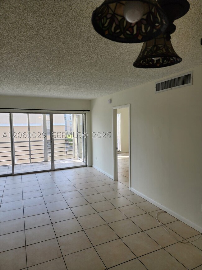 Building Photo - 7981 S French Dr