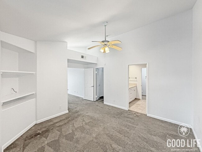 Building Photo - Comfortable 2BD/2BA Condo in La Jolla with Dual Garages, In-Unit Laundry & Pool Access