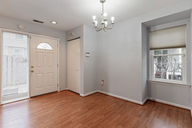 Building Photo - 48 Avonshire Ct