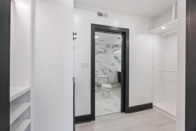 Building Photo - 14 Lockwood Dr